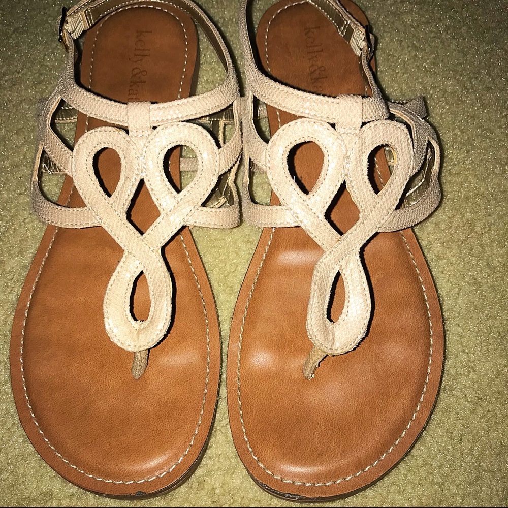 Nude flat sandals